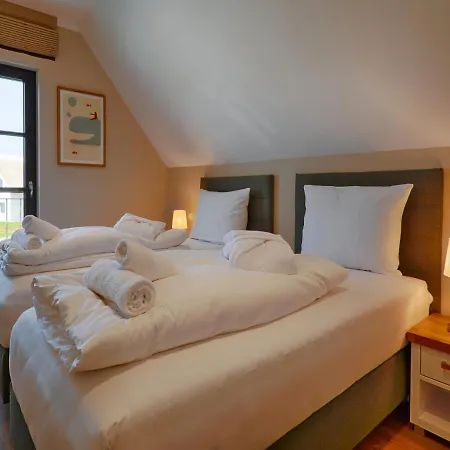 Reetland Am - Luxus Reetdachvilla Mit 3 Schlafzimmern, Sauna Und Kamin F22 펜션 *