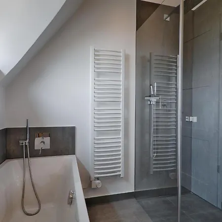 펜션 Reetland Am - Luxus Reetdachvilla Mit 3 Schlafzimmern, Sauna Und Kamin F22