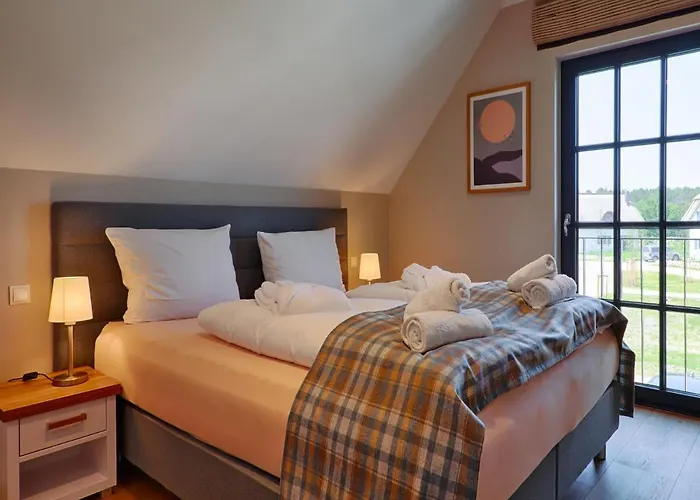 Reetland Am - Luxus Reetdachvilla Mit 3 Schlafzimmern, Sauna Und Kamin F22 Dranske