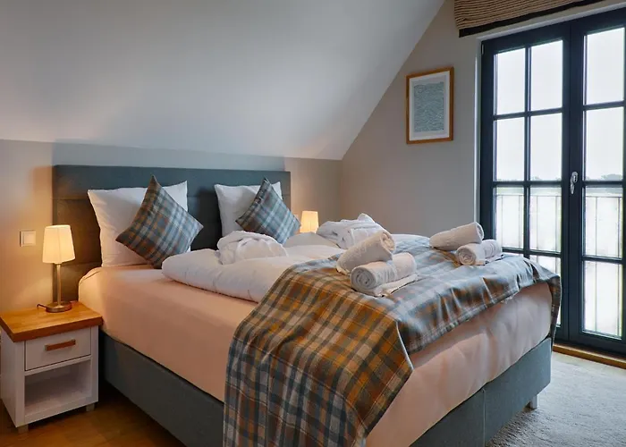 Reetland Am - Luxus Reetdachvilla Mit 3 Schlafzimmern, Sauna Und Kamin F22 *